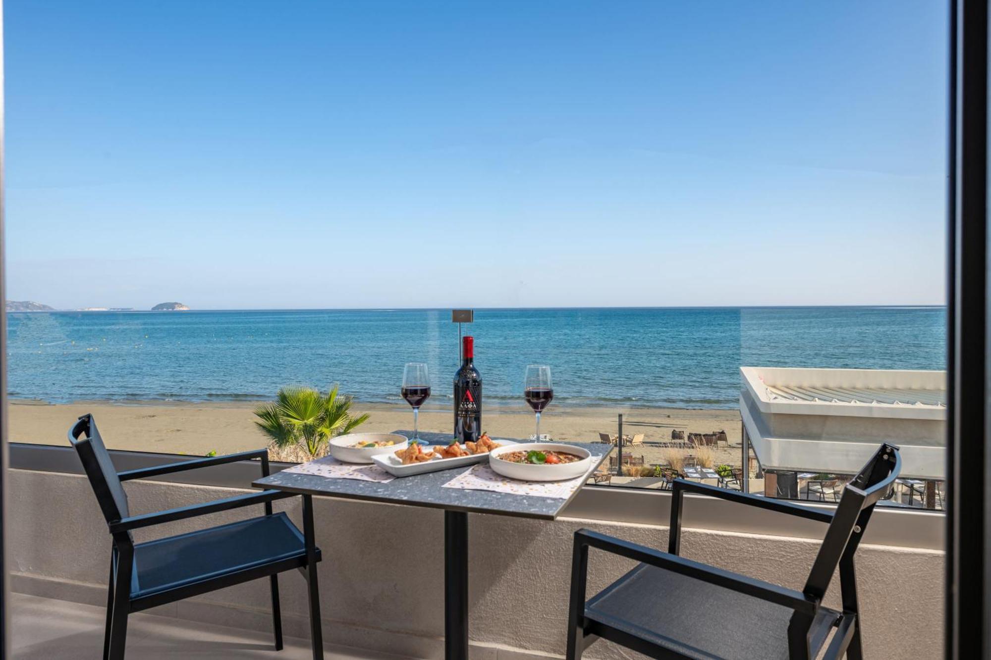 לגאנאס Horizon Apartments - Beachfront Luxury, By Zantewize מראה חיצוני תמונה